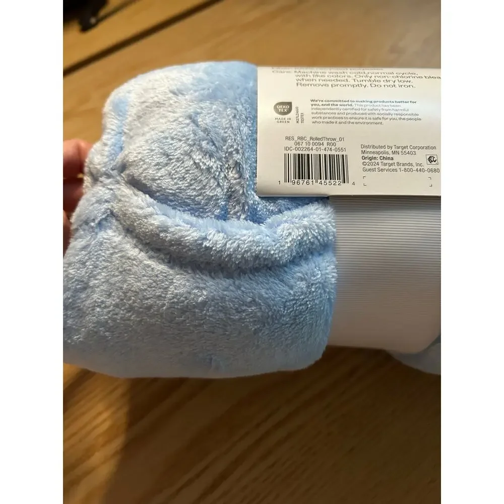 New Room Essentials Plush Fleece Throw Blanket Baby Blue size 50”x60”